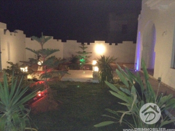 L 102 -                            بيع
                           Villa avec piscine Djerba